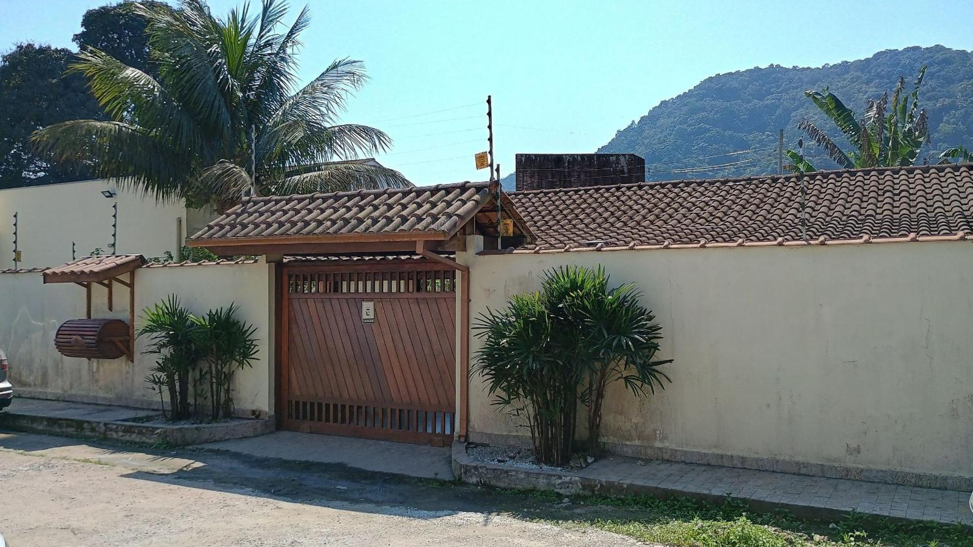 Moreira Casa Com Churrasqueira E Ar-Condicionado Убатуба Экстерьер фото