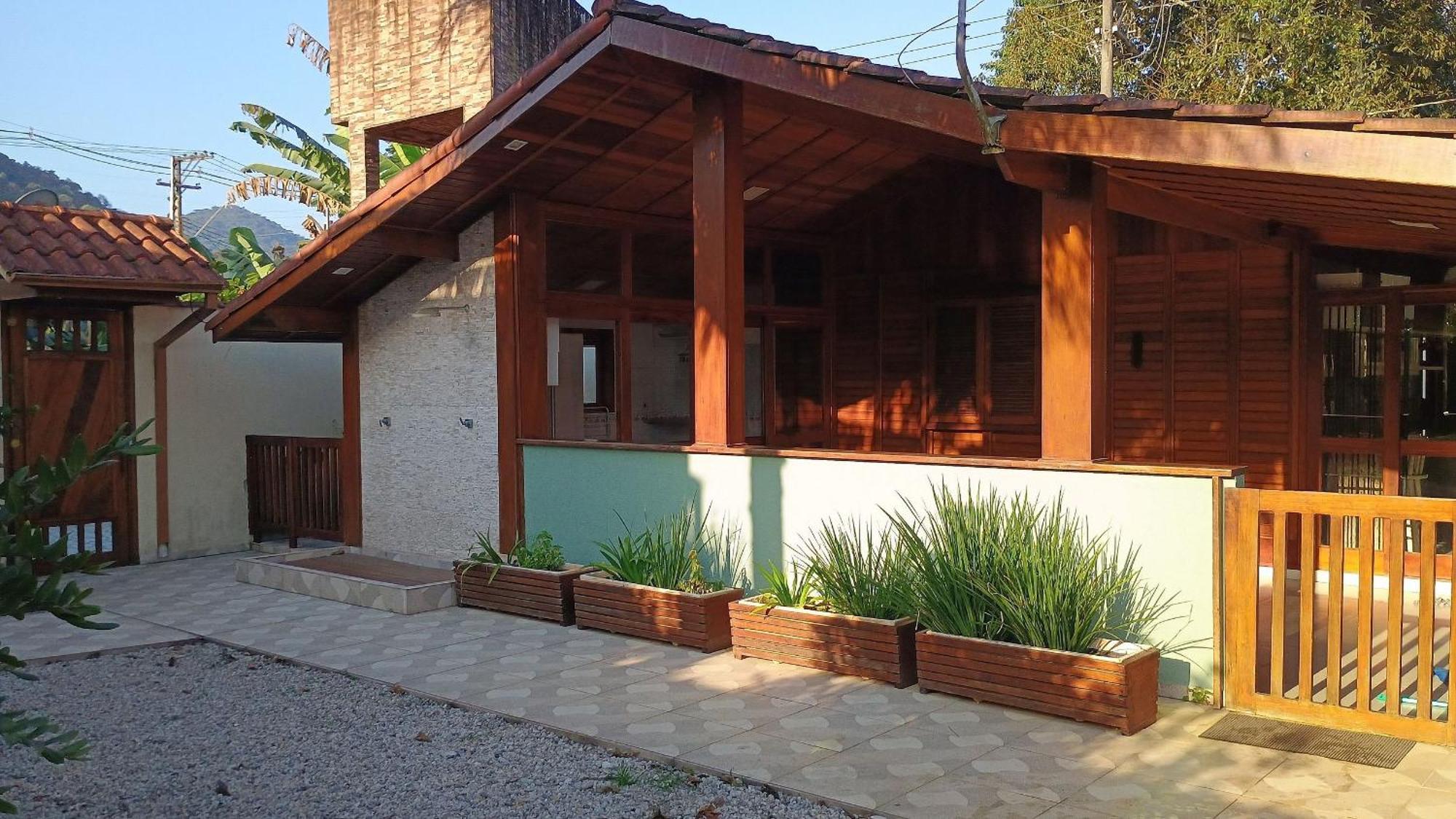 Moreira Casa Com Churrasqueira E Ar-Condicionado Убатуба Экстерьер фото